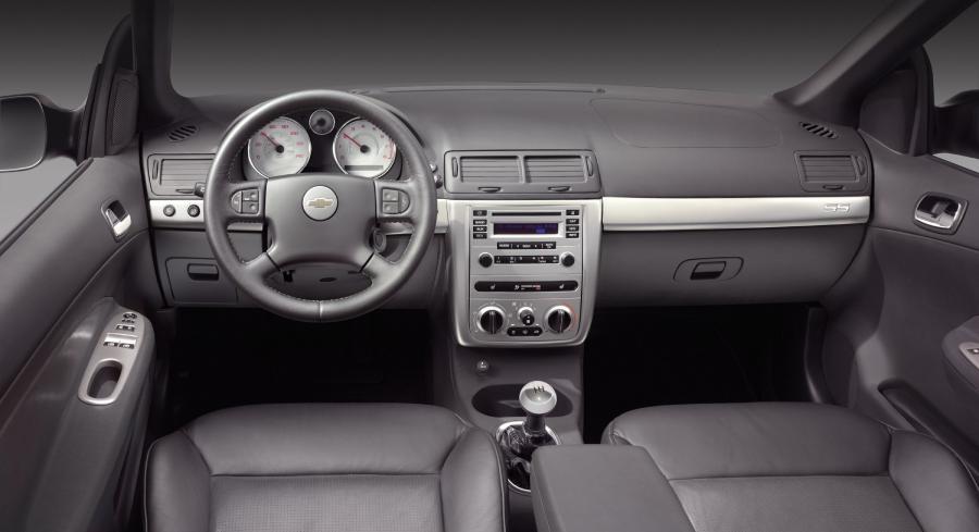  Chevrolet Cobalt SS Supercharged Coupe 2005 года  (фото 25 из 36)